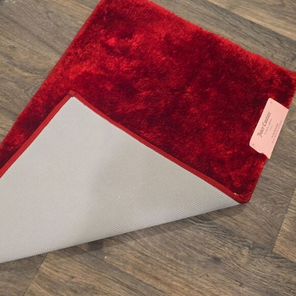 Juicy Couture Home Plush Bath Rug- Red - Picture 6 of 6